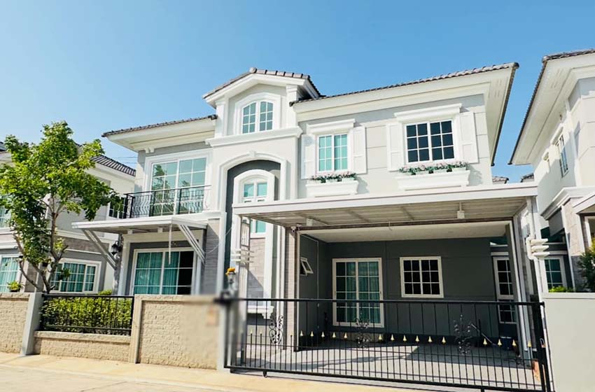 House with Shared Pool for rent in Sukhumvit